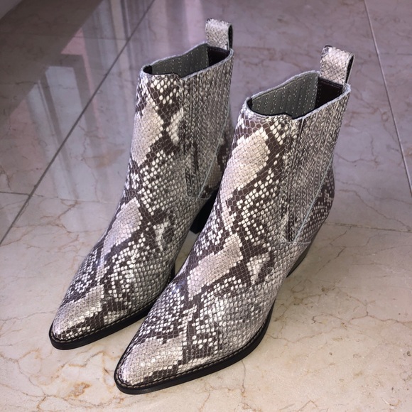 windsor snakeskin boots